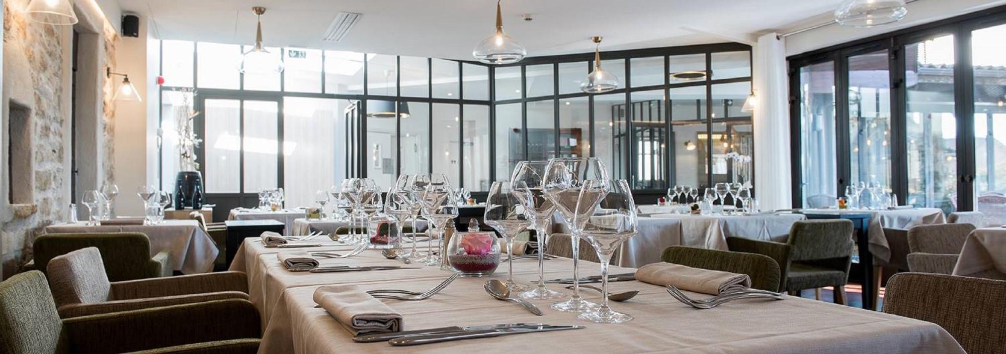Logis Hotel Tante Yvonne & Son Restaurant Semi-Gastronomique - Lyon Nord Quincieux Экстерьер фото